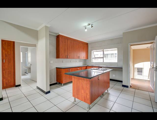 2 BEDROOM PENTHOUSE FOR SALE IN SUNNINGHILL